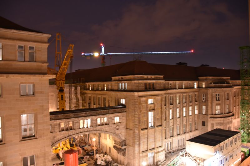 <strong>Weihnachtsbeleuchtung</strong> am Hochbaukran