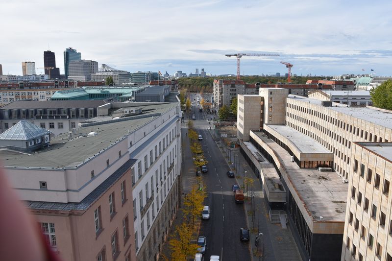 Das Haus 3 (rechts am Bildrand) nutzen wir während der Bauzeit nicht nur als Projektleitungsbüro.