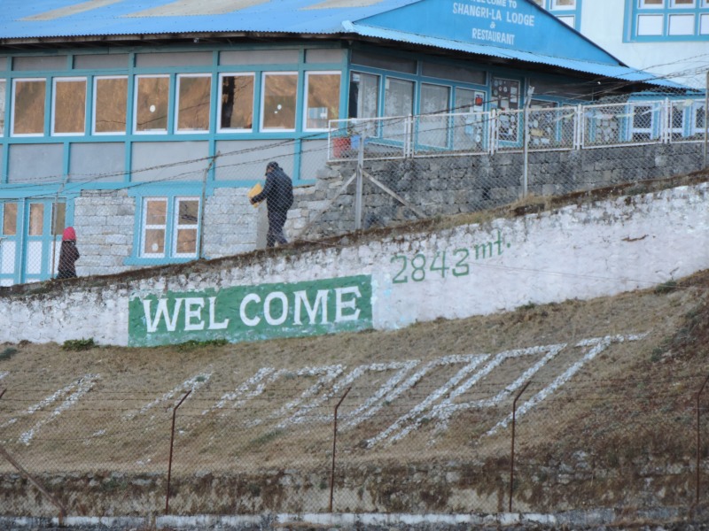 Ende der Startbahn der Everest-Flughafens in <strong>Lukla</strong>.