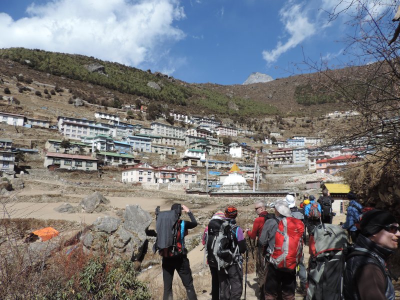 Ankunft in <strong>Namche Bazar</strong>, ein Ort wie ein Amphitheater. Von hier starten nahezu alle Everest-Expeditionen.