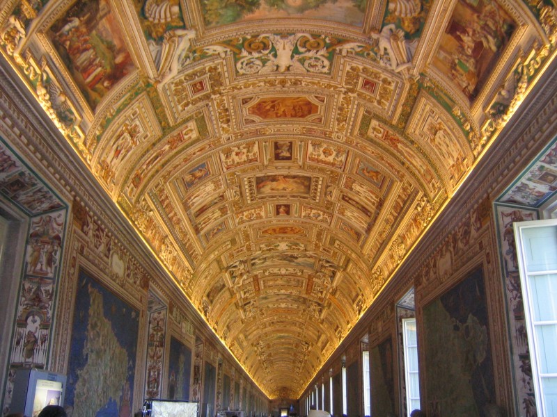 Die Gestaltung der Räume in den Vatikanischen Museen ist an Pracht nicht zu überbieten.